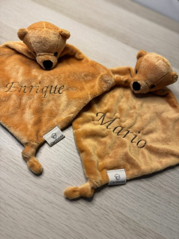 Doudou osito con nombre bordado