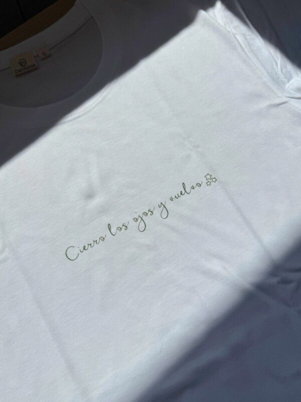 Camiseta adulto “Cierro los ojos y vuelvo”